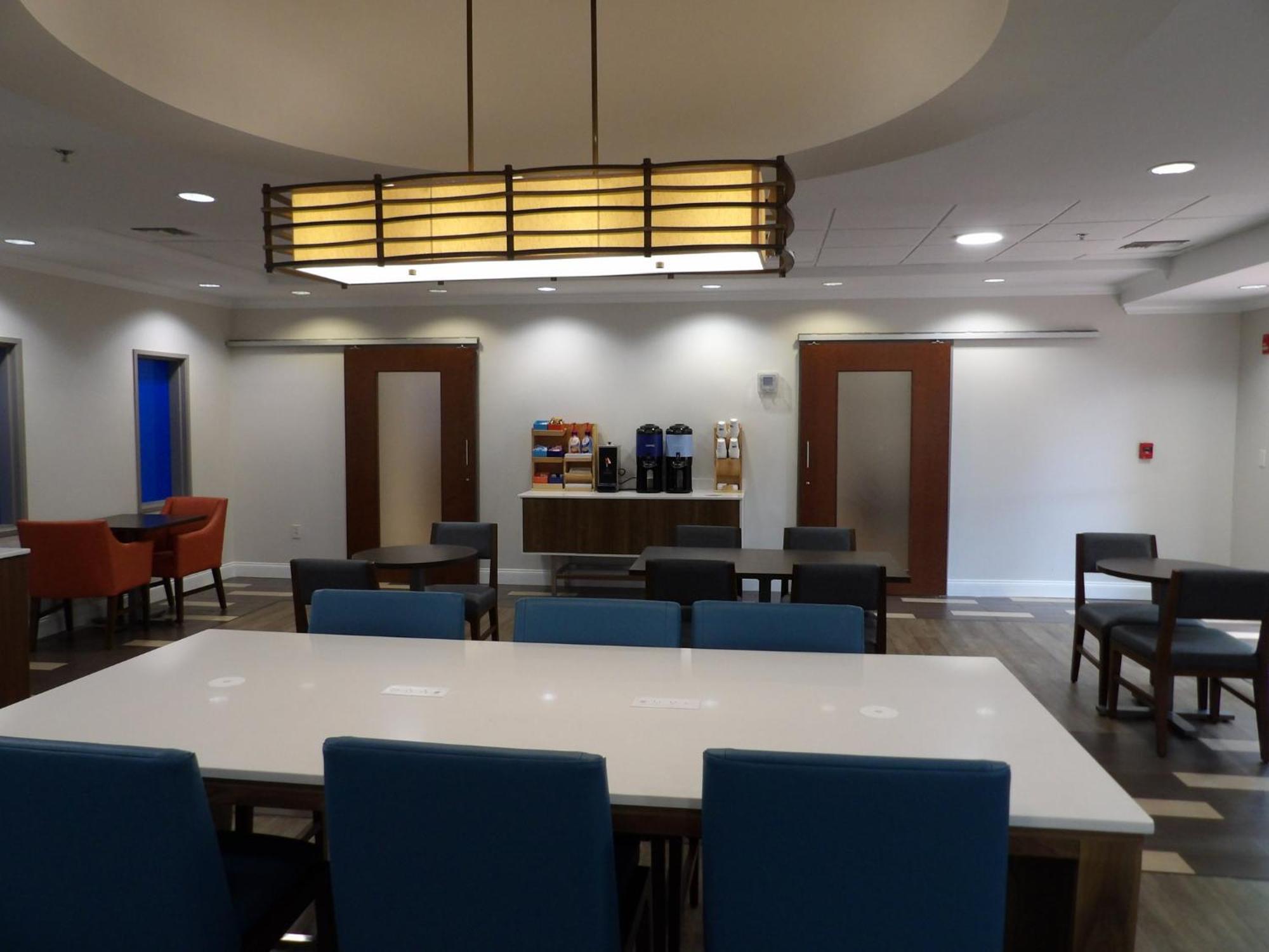 Holiday Inn Express & Suites - Huntsville Airport By Ihg Madison Eksteriør bilde
