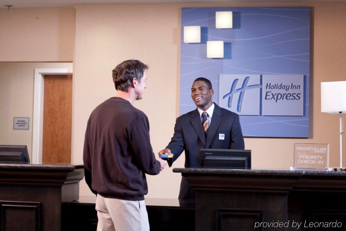 Holiday Inn Express & Suites - Huntsville Airport By Ihg Madison Interiør bilde